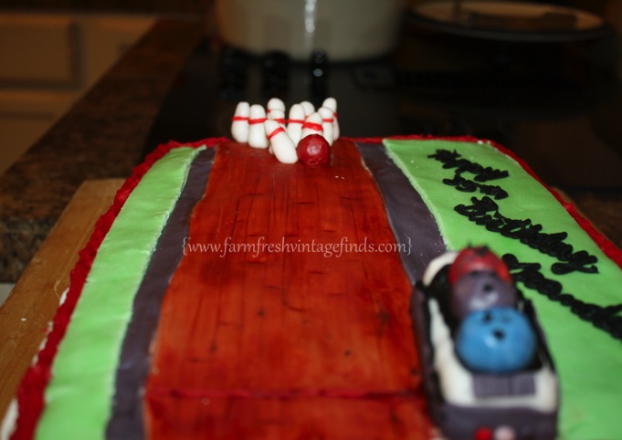 Bowling Cake 2