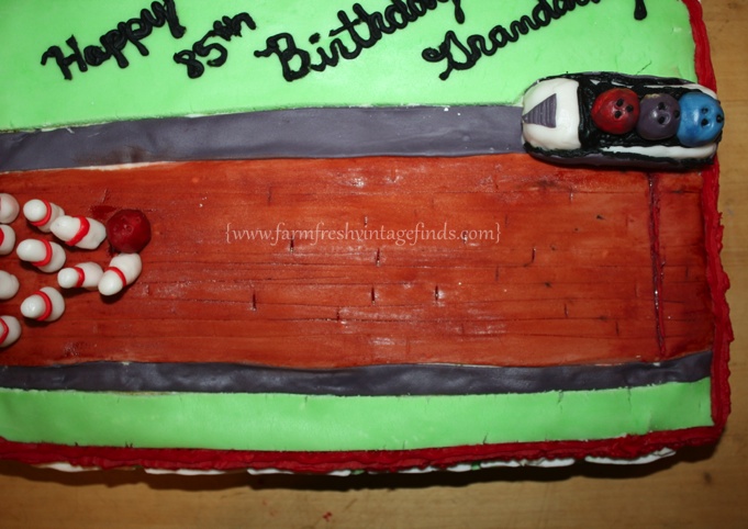 Bowling cake 1